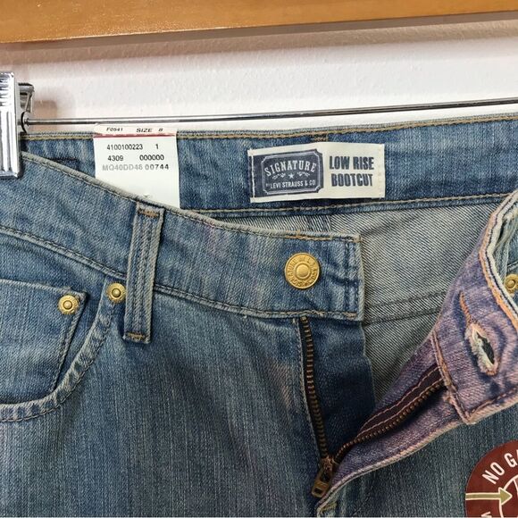 NWT Levi's Signature Womens Jeans Low Rise Boot Cut Light Wash Denim Size 8 M - Picture 14 of 15
